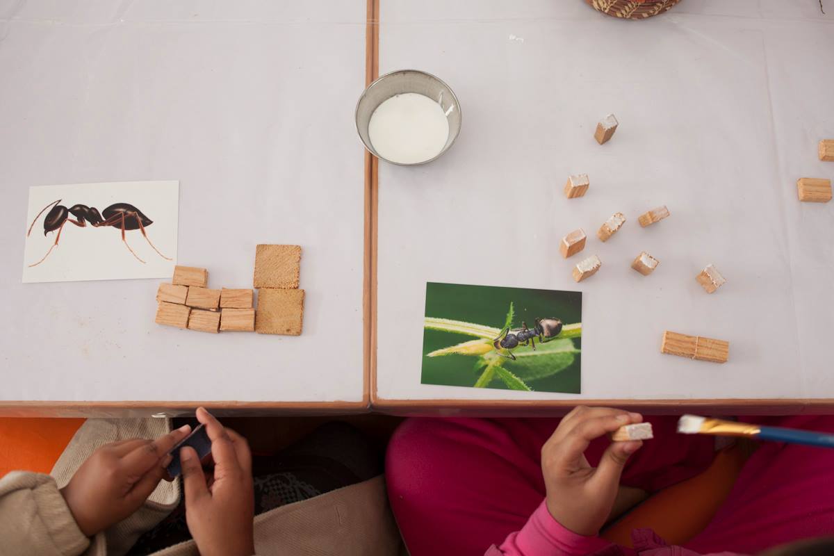 childrens making drawings